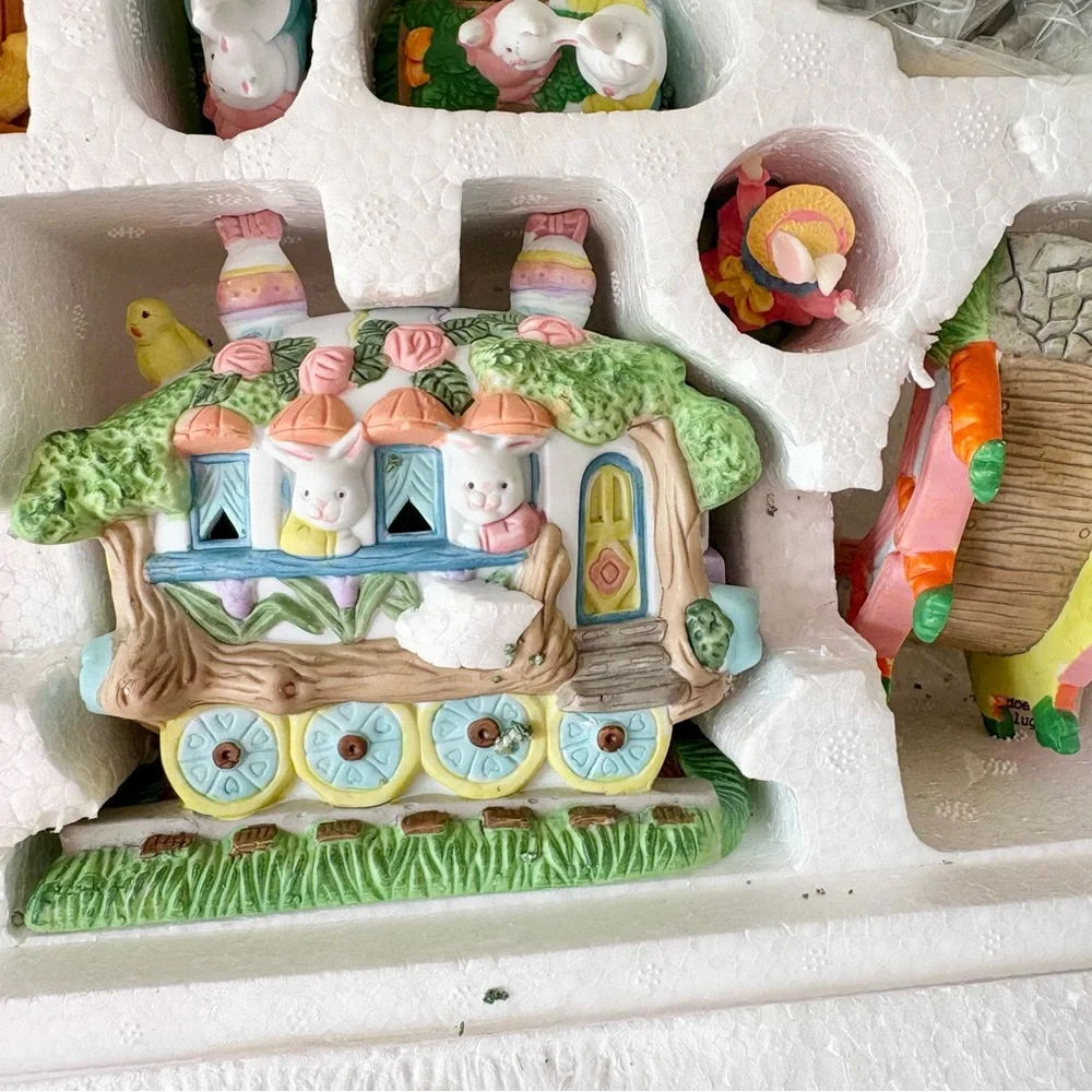 Vintage Easter‎ 17pc Ceramic Lighted Train Set & Village